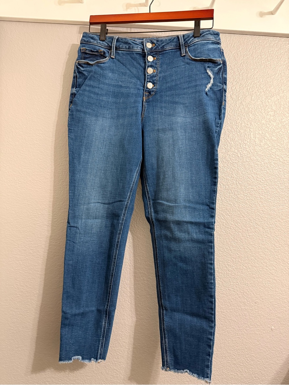 Old Navy Button-Fly Cropped Jeans in Blue Denim